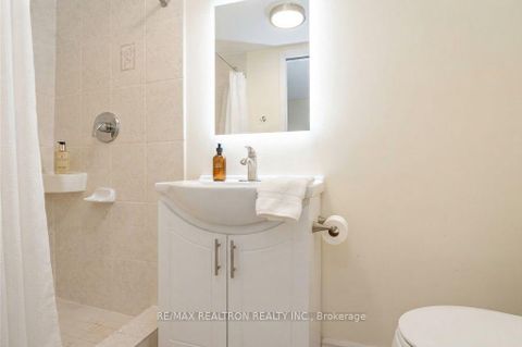 Photo 10 at 72 Hounslow Avenue, Willowdale West, Toronto