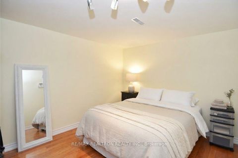 Photo 11 at 72 Hounslow Avenue, Willowdale West, Toronto