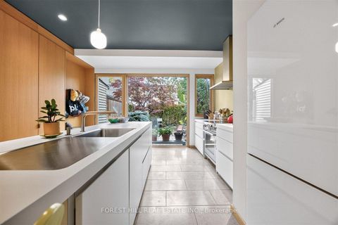 Photo 16 at 44 Russell Street, University, Toronto