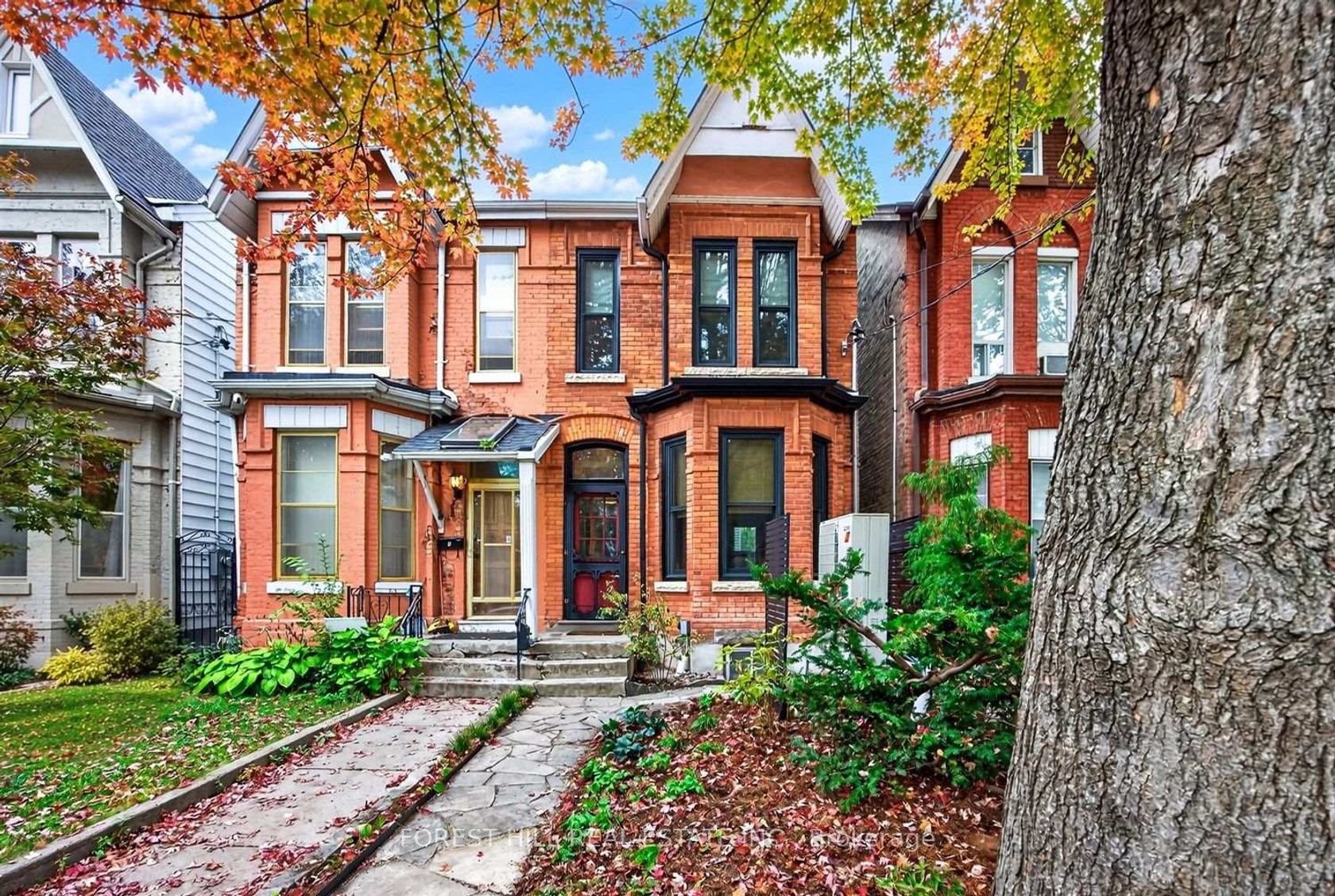 44 Russell Street, University, Toronto 