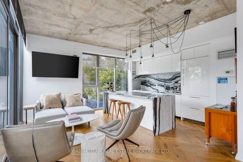 Photo 7 at TH 209 - 20 Trolley Crescent, Moss Park, Toronto