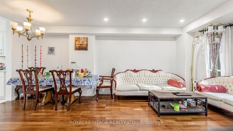 Photo 5 at Th 19 - 2472 Eglinton Avenue E, Eglinton East, Toronto