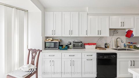 Photo 12 at Th 19 - 2472 Eglinton Avenue E, Eglinton East, Toronto