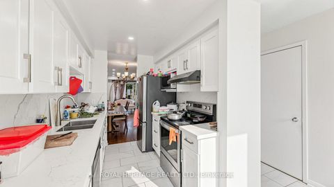 Photo 14 at Th 19 - 2472 Eglinton Avenue E, Eglinton East, Toronto
