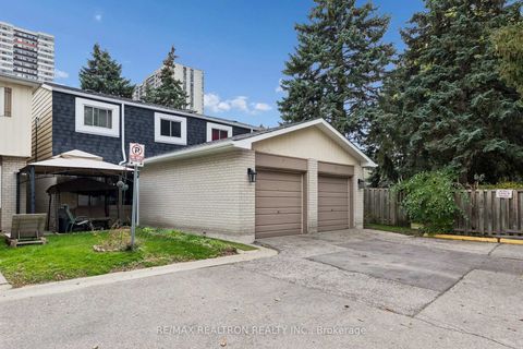 Photo 1 at 49 - 9 Lime Tree Way, Branson, Toronto