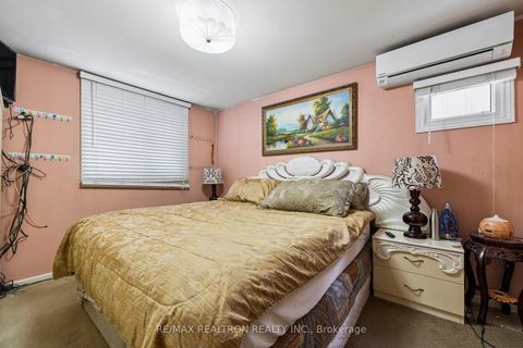 Photo 8 at 49 - 9 Lime Tree Way, Branson, Toronto
