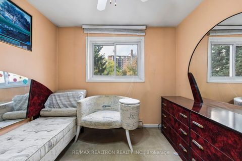 Photo 11 at 49 - 9 Lime Tree Way, Branson, Toronto