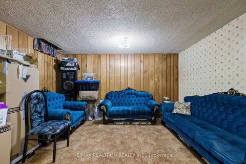 Photo 13 at 49 - 9 Lime Tree Way, Branson, Toronto