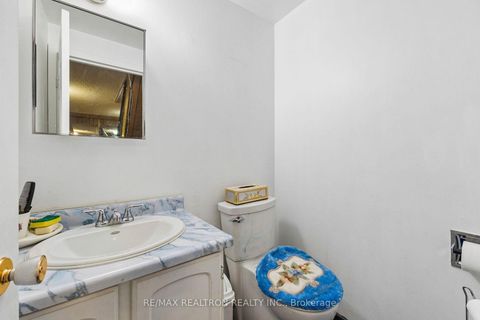 Photo 15 at 49 - 9 Lime Tree Way, Branson, Toronto