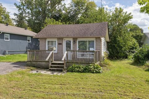 Photo 1 at 247 Parkway Avenue, Keswick South, Georgina