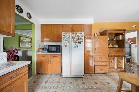 Photo 10 at 16 Ascolda Boulevard, Eglinton East, Toronto
