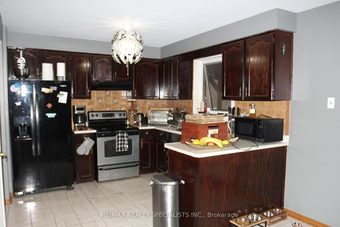 Photo 6 at 31 Laburnham Avenue, Long Branch, Toronto