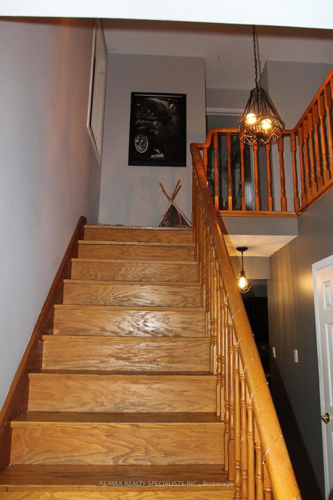 Photo 9 at 31 Laburnham Avenue, Long Branch, Toronto
