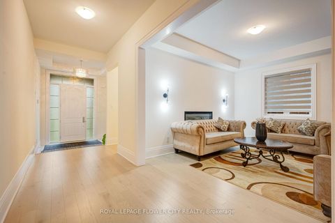 Photo 4 at 20 Seraville Street, Vellore Village, Vaughan