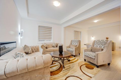 Photo 5 at 20 Seraville Street, Vellore Village, Vaughan