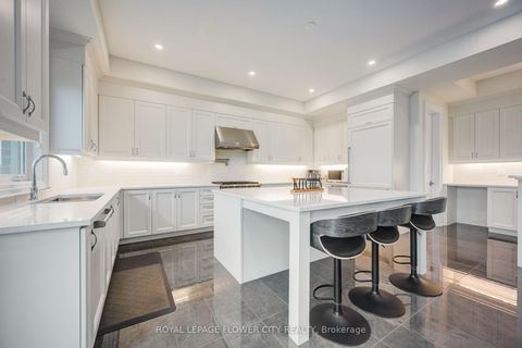 Photo 13 at 20 Seraville Street, Vellore Village, Vaughan
