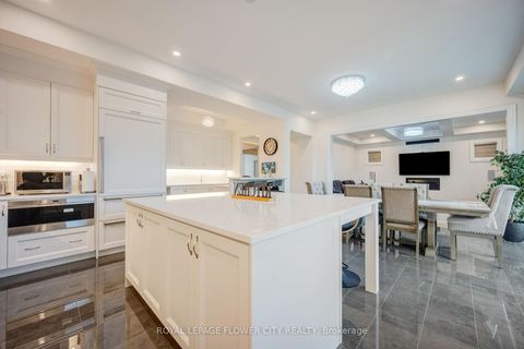 Photo 15 at 20 Seraville Street, Vellore Village, Vaughan