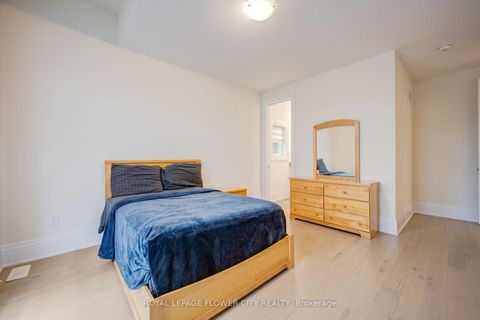 Photo 29 at 20 Seraville Street, Vellore Village, Vaughan