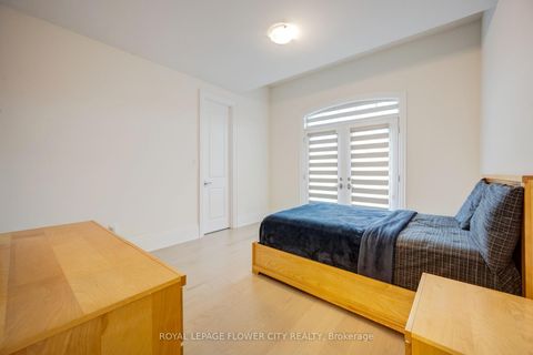 Photo 30 at 20 Seraville Street, Vellore Village, Vaughan