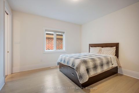 Photo 35 at 20 Seraville Street, Vellore Village, Vaughan