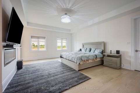 Photo 37 at 20 Seraville Street, Vellore Village, Vaughan