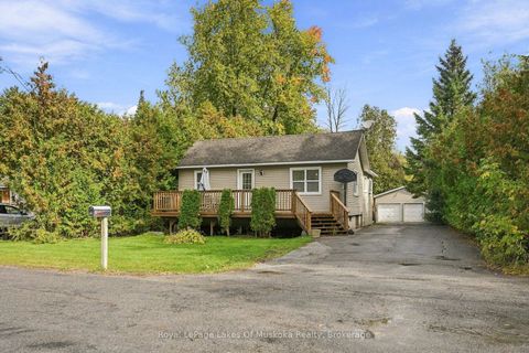 Photo 2 at 5 Della Street, Virginia, Georgina