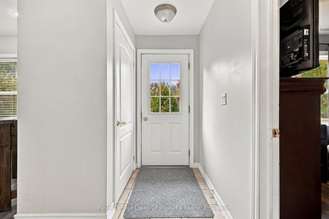 Photo 5 at 5 Della Street, Virginia, Georgina