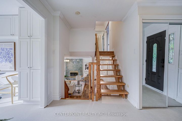 Photo 4 at 7 Avondale Crescent, Markham Village, Markham
