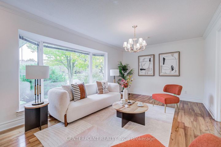 Photo 7 at 7 Avondale Crescent, Markham Village, Markham