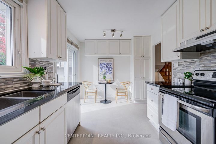 Photo 15 at 7 Avondale Crescent, Markham Village, Markham