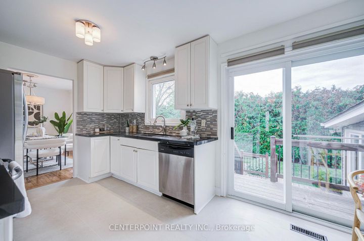 Photo 16 at 7 Avondale Crescent, Markham Village, Markham