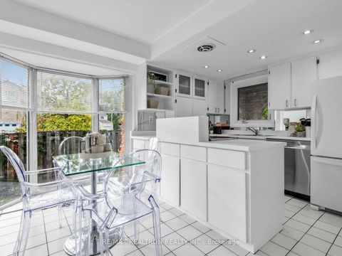 Photo 0 at 45 Mcclintock Crescent, Lakeview Estates, Vaughan