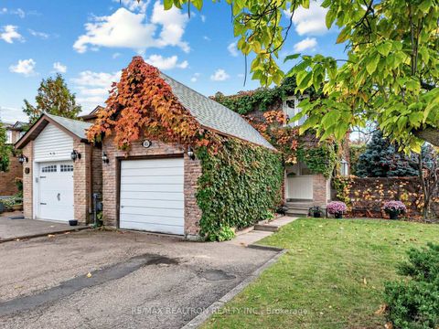 Photo 1 at 45 Mcclintock Crescent, Lakeview Estates, Vaughan