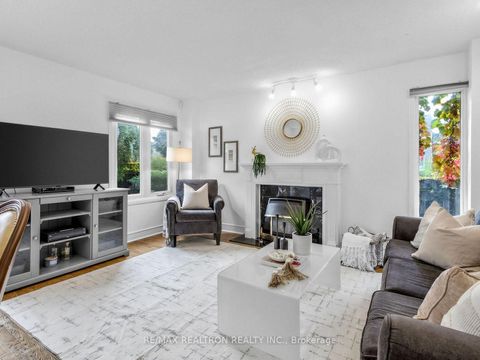 Photo 4 at 45 Mcclintock Crescent, Lakeview Estates, Vaughan