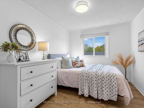 Photo 14 at 45 Mcclintock Crescent, Lakeview Estates, Vaughan