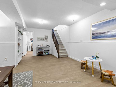 Photo 19 at 45 Mcclintock Crescent, Lakeview Estates, Vaughan