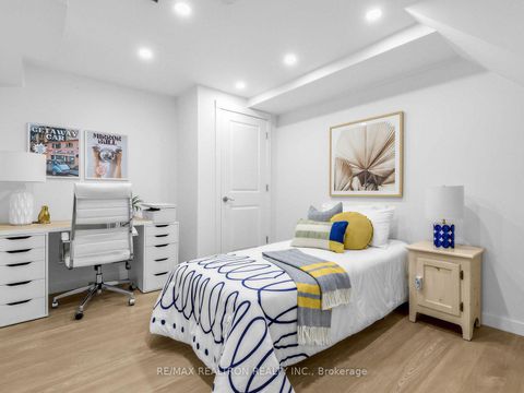 Photo 20 at 45 Mcclintock Crescent, Lakeview Estates, Vaughan