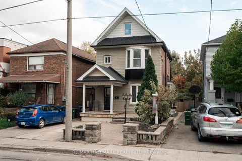 Photo 2 at 9 Savoy Avenue, Lumsden, Toronto