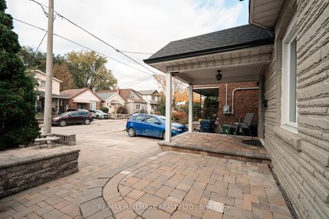 Photo 6 at 9 Savoy Avenue, Lumsden, Toronto
