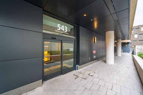 Photo 1 at 804 - 543 Richmond Street W, Waterfront Communities C1, Toronto