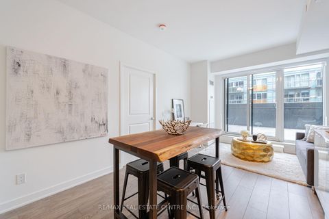 Photo 8 at 804 - 543 Richmond Street W, Waterfront Communities C1, Toronto
