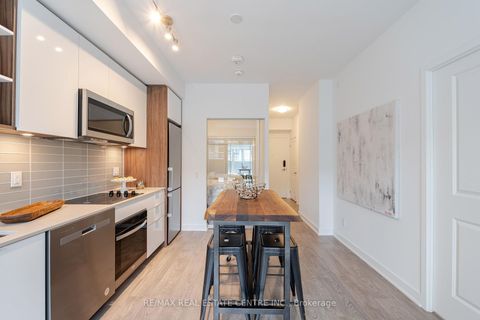 Photo 11 at 804 - 543 Richmond Street W, Waterfront Communities C1, Toronto