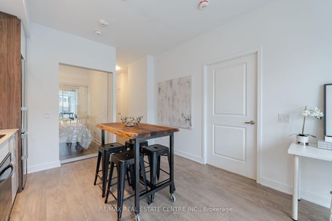 Photo 12 at 804 - 543 Richmond Street W, Waterfront Communities C1, Toronto