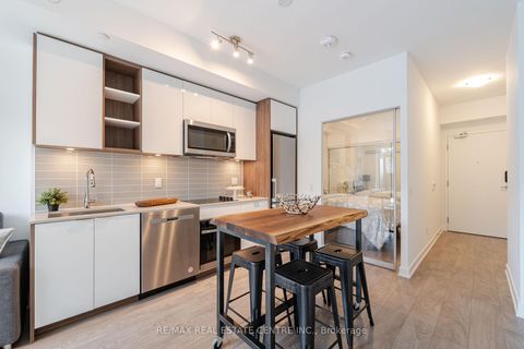 Photo 21 at 804 - 543 Richmond Street W, Waterfront Communities C1, Toronto