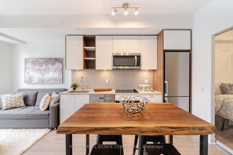Photo 22 at 804 - 543 Richmond Street W, Waterfront Communities C1, Toronto