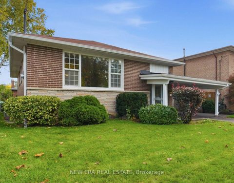 Photo 2 at 15 Marlena Drive, West Hill, Toronto