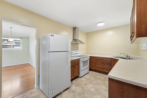 Photo 18 at 15 Marlena Drive, West Hill, Toronto