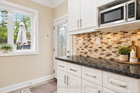 Photo 6 at 149 Chisholm Avenue, Lumsden, Toronto