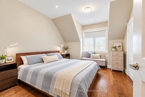 Photo 7 at 149 Chisholm Avenue, Lumsden, Toronto
