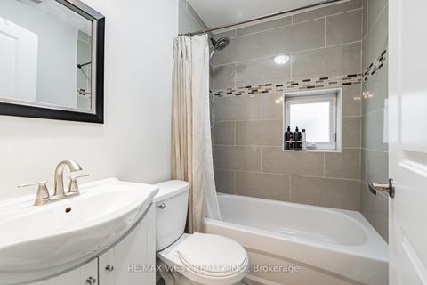 Photo 8 at 149 Chisholm Avenue, Lumsden, Toronto